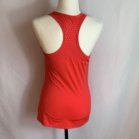 Under Armour Heatgear Pink Athletic Tank Top - Picture 4 of 10